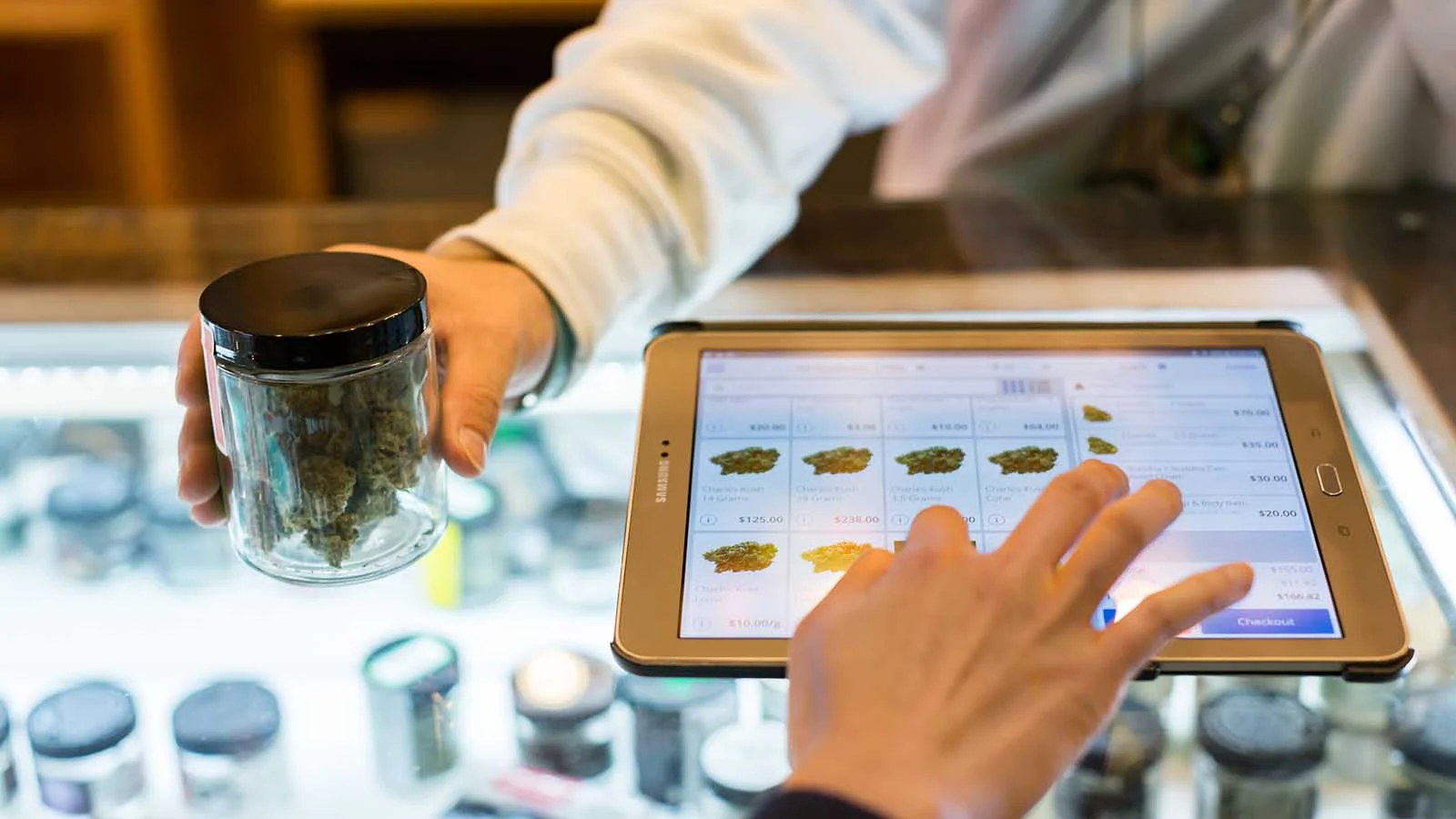 Seed-to-Sale Software Compared — Metrc, BioTrack, Flowhub for Operators